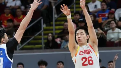 “英超射手榜逆转战局：萨拉赫25球领跑，哈兰德与伊萨克并列19球紧追不舍”